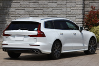 2019 Volvo V60 T5 IN ION