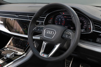 2020 Audi Q8 null