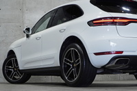 2020 Porsche MACAN null