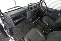 2012 Land Rover DEFENDER 11 S 5D