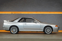 1994 Nissan SKYLINE GT-R BNR32 R32 GTR V-Spec II, KL0 Spark Silver Metallic, 5 Zigen Muffler