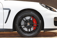 2015 Porsche PANAMERA null