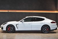 2015 Porsche PANAMERA null