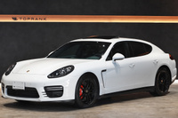 2015 Porsche PANAMERA null