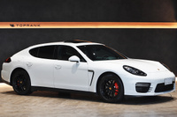 2015 Porsche PANAMERA null