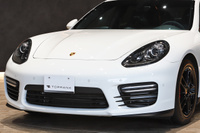 2015 Porsche PANAMERA null