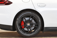 2015 Porsche PANAMERA null