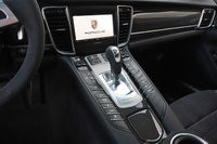 2015 Porsche PANAMERA null