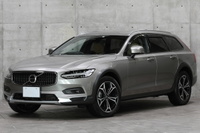 2022 Volvo V90 null