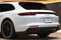 2018 Porsche PANAMERA null