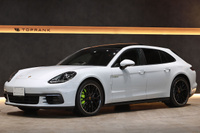 2018 Porsche PANAMERA null