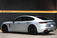 2017 Porsche PANAMERA 