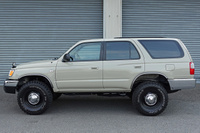 2000 Toyota HILUX SURF SSR-X, US 4Runner Syle, Toyota Grill, Manual Transmission, 2 Inch Lift up