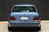 1994 Mercedes-Benz E CLASS null