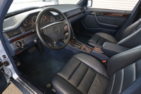 1994 Mercedes-Benz E CLASS null