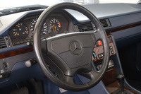 1994 Mercedes-Benz E CLASS null