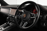 2021 Porsche MACAN null