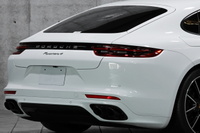 2018 Porsche PANAMERA null