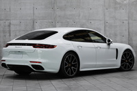 2018 Porsche PANAMERA null