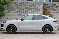 2022 Porsche CAYENNE null