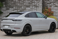 2022 Porsche CAYENNE null