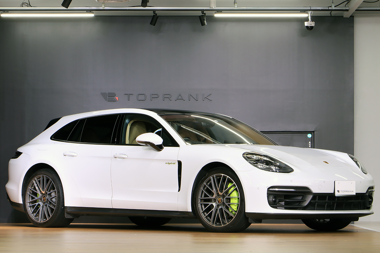 2021 Porsche PANAMERA 