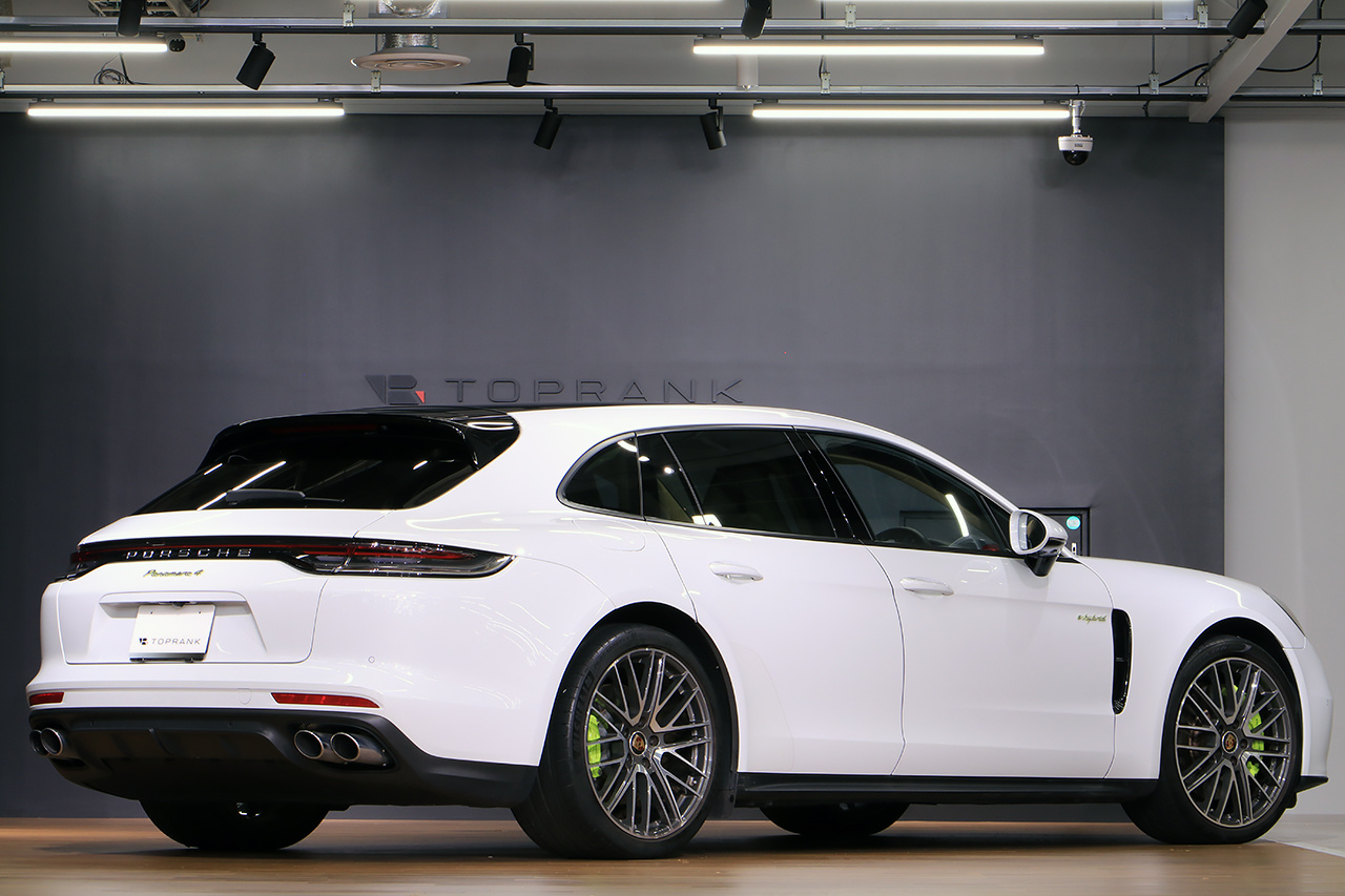 2021 Porsche PANAMERA 