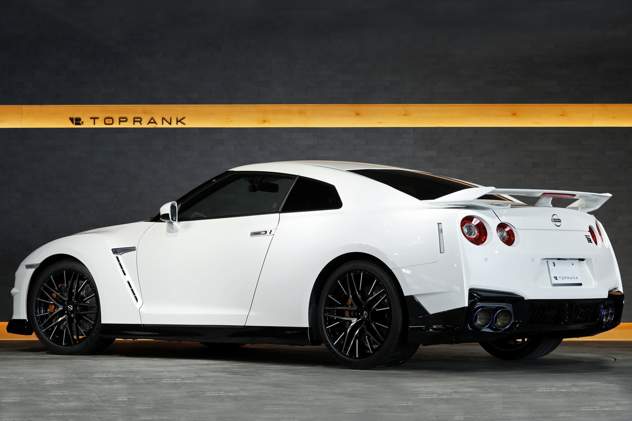 2024 Nissan GT-R R35 GT-R Premium Edition, MY24, Fashionable Interior: Amber Red, ONE OWNER LOW Mileage