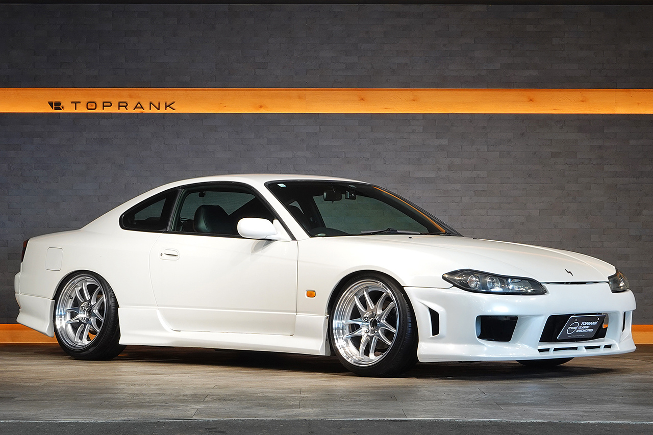 2000 Nissan SILVIA S15 Silvia Spec-S, BLITZ Air Cleaner, Aftermarket Exhaust Manifold