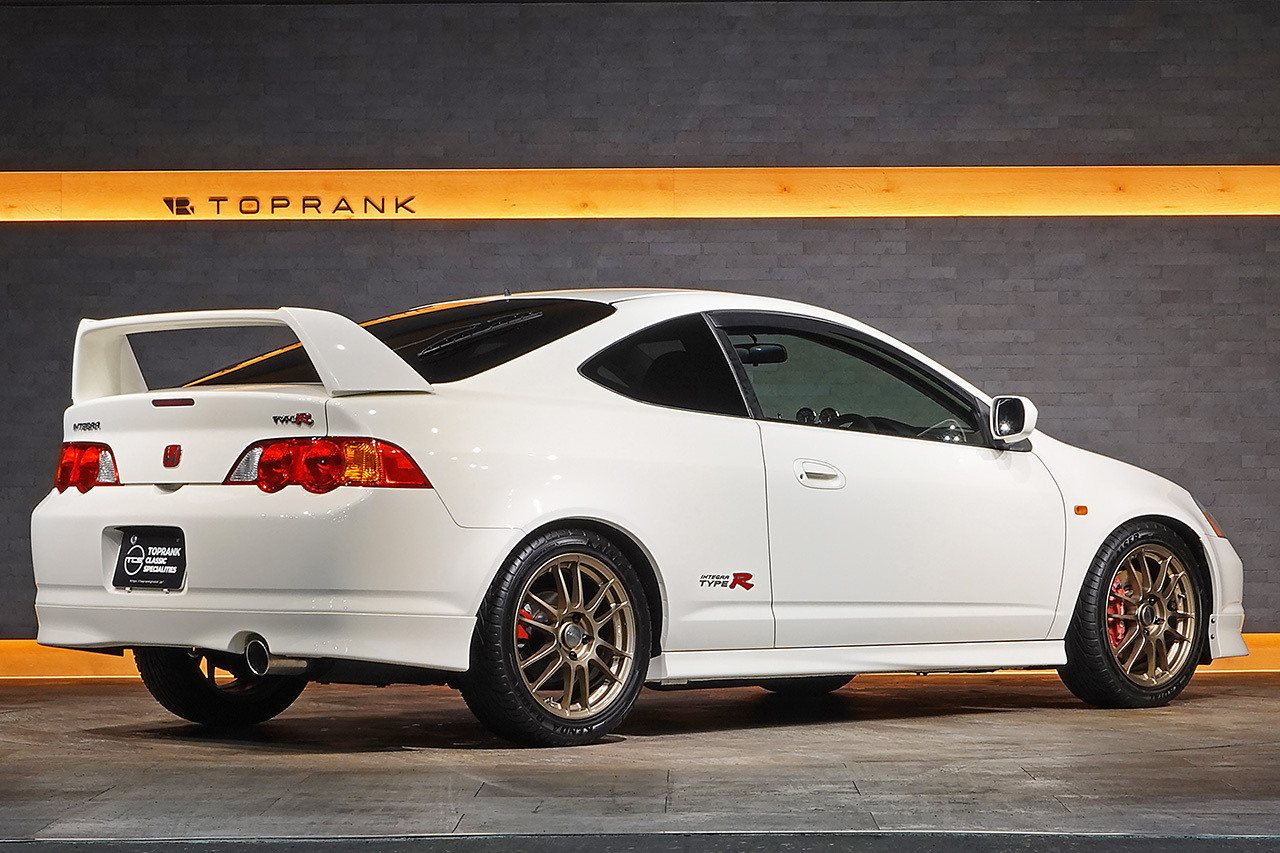 2003 Honda INTEGRA TYPE R DC5 Integra Type R, Largus Height Adjustable Coilovers, Momo Sterring, Autogauge Gauges