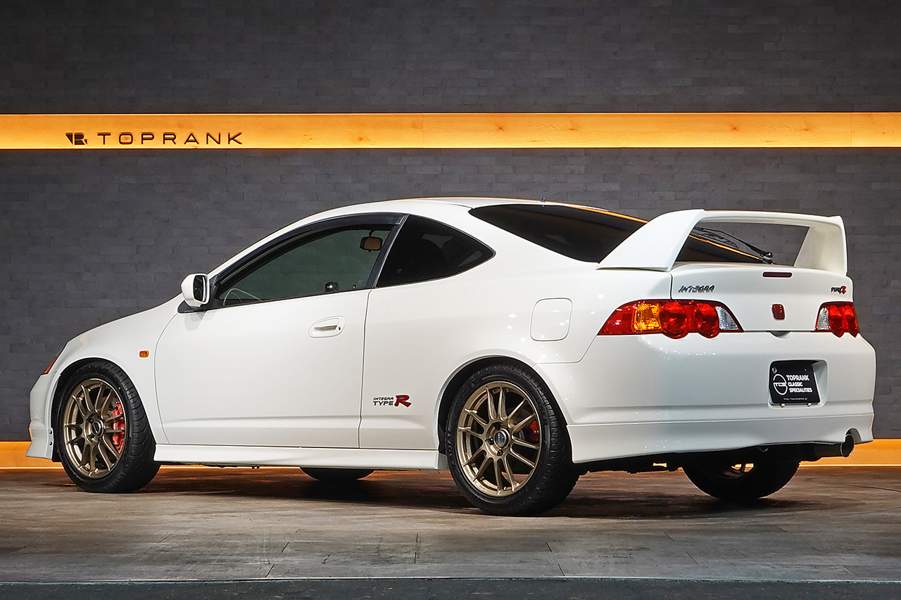 2003 Honda INTEGRA TYPE R DC5 Integra Type R, Largus Height Adjustable Coilovers, Momo Sterring, Autogauge Gauges