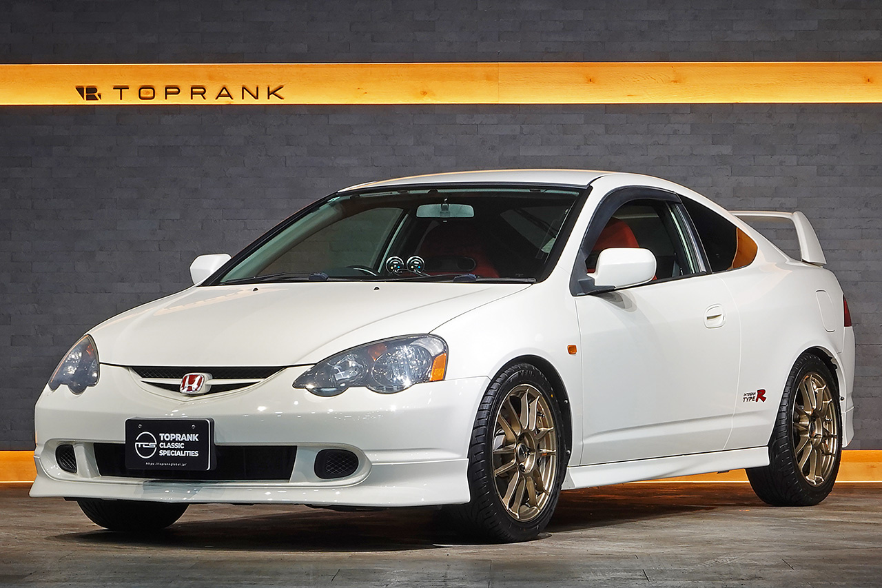 2003 Honda INTEGRA TYPE R DC5 Integra Type R, Largus Height Adjustable Coilovers, Momo Sterring, Autogauge Gauges