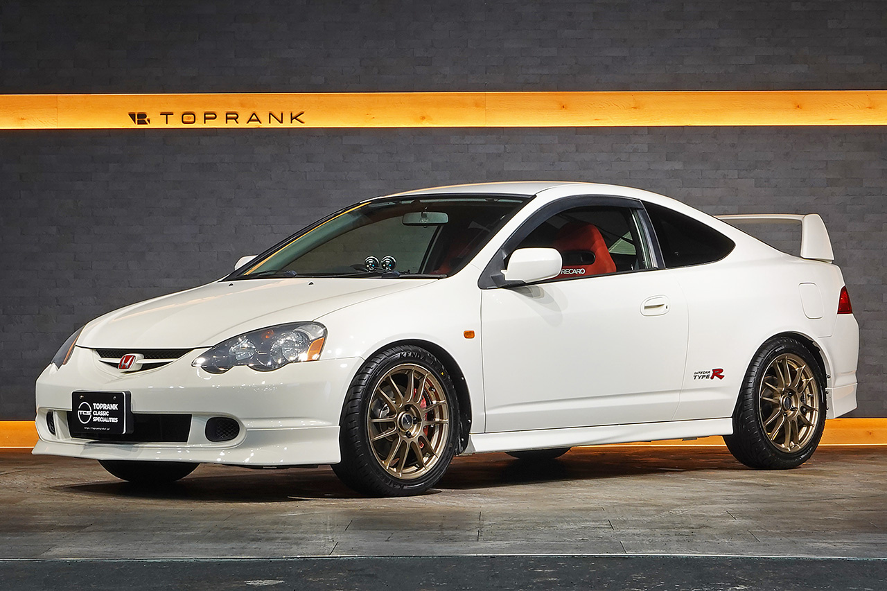 2003 Honda INTEGRA TYPE R DC5 Integra Type R, Largus Height Adjustable Coilovers, Momo Sterring, Autogauge Gauges