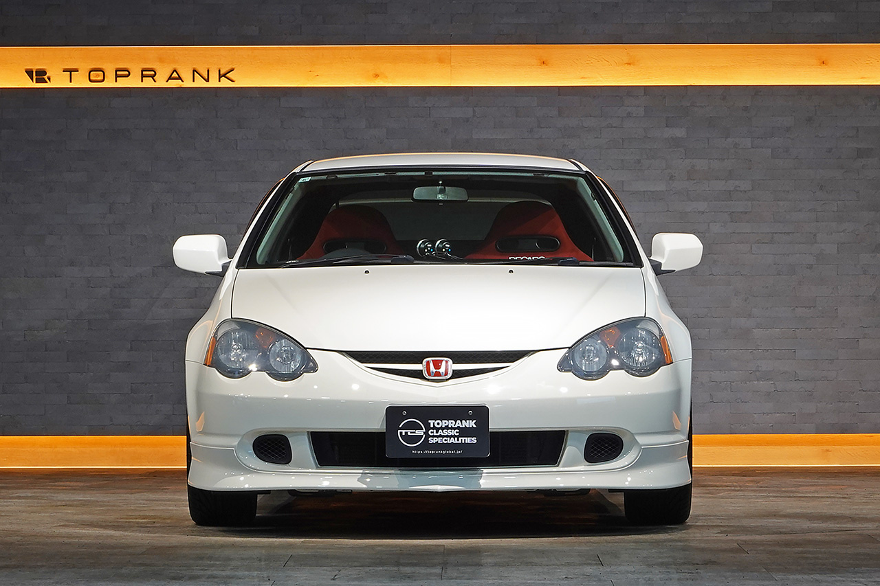 2003 Honda INTEGRA TYPE R DC5 Integra Type R, Largus Height Adjustable Coilovers, Momo Sterring, Autogauge Gauges