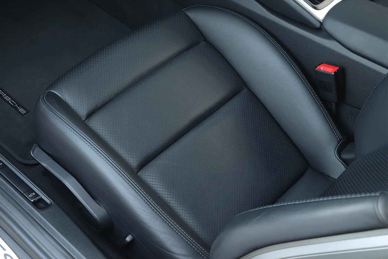 2015 Porsche CAYMAN 
