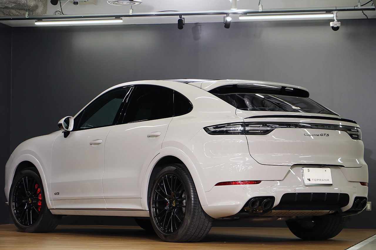 2021 Porsche CAYENNE null