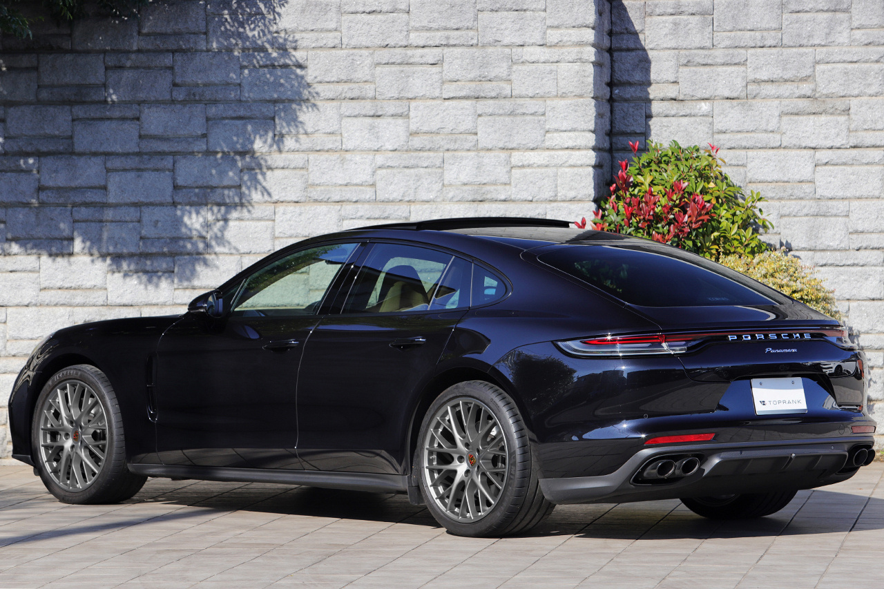 2021 Porsche PANAMERA null