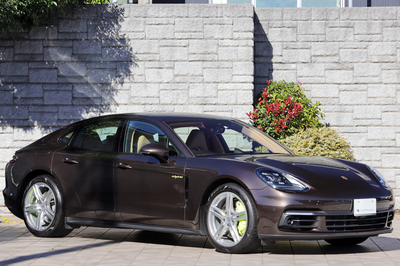 2020 Porsche PANAMERA 