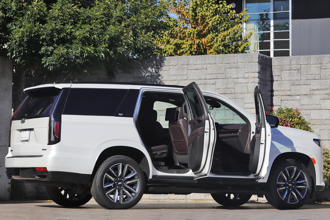 2023 Cadillac ESCALADE 