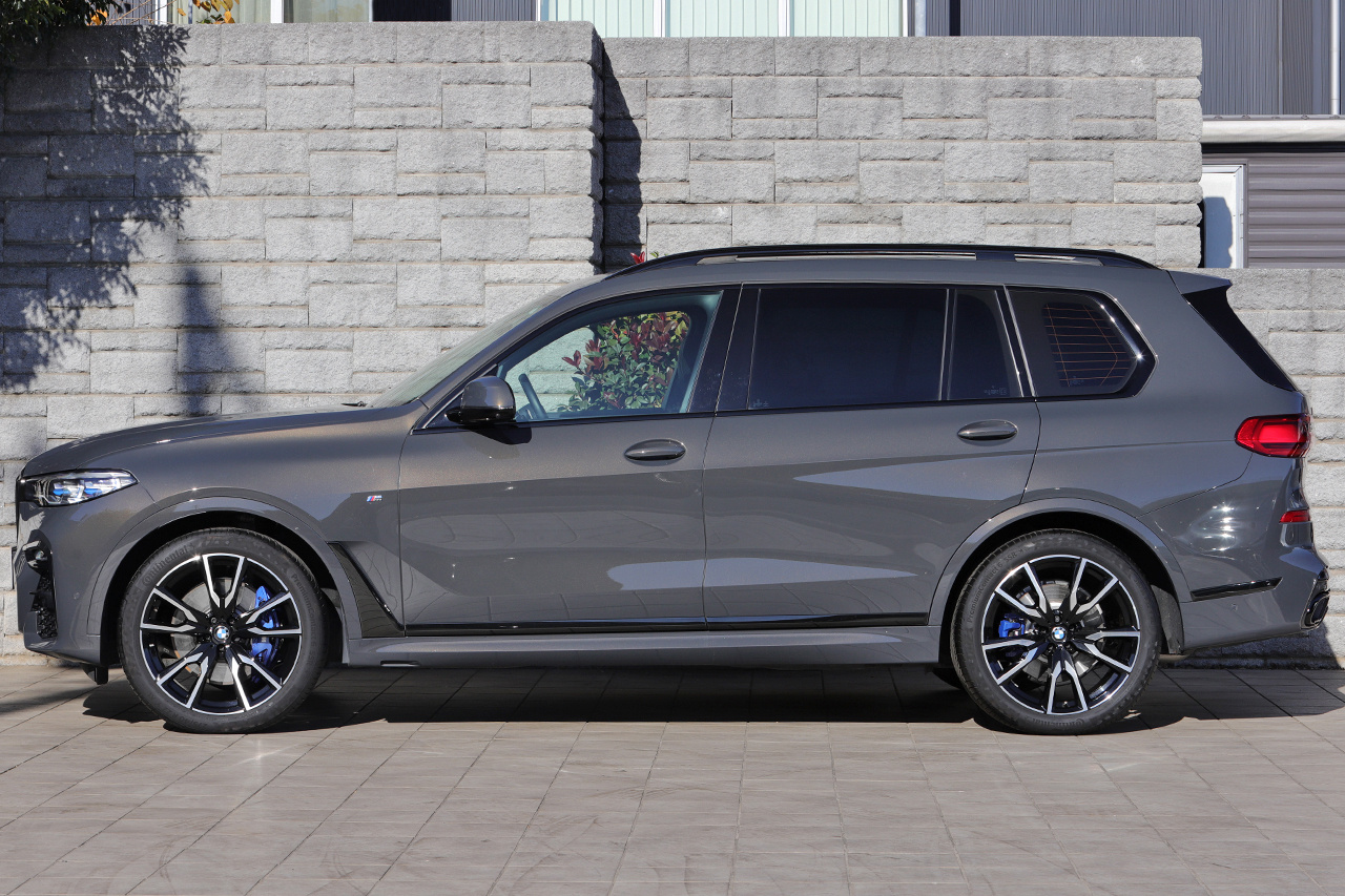 2021 BMW X7 