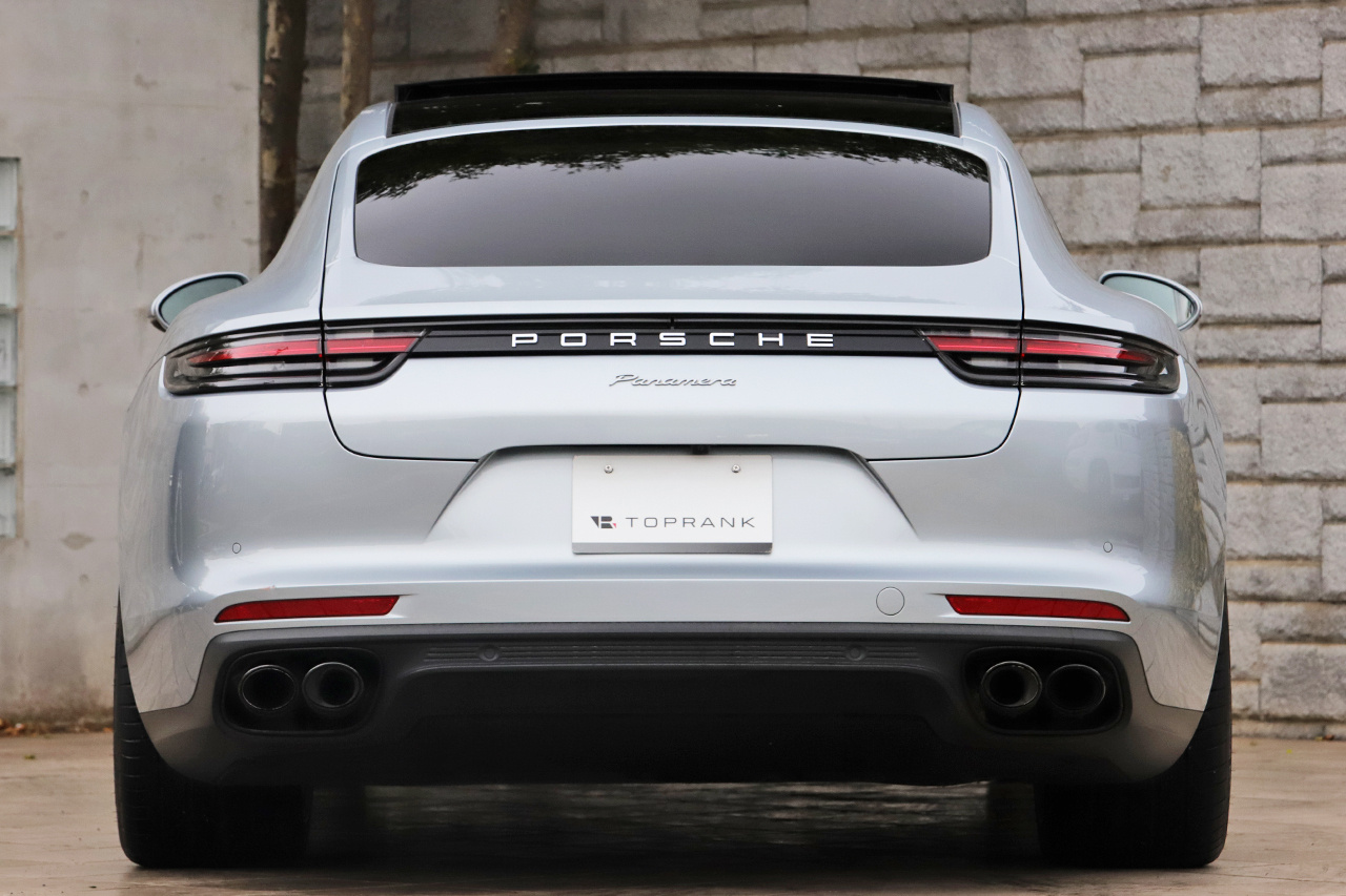 2020 Porsche PANAMERA null