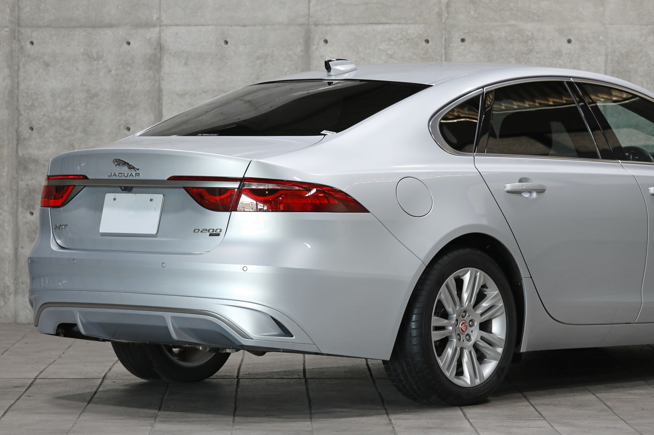 2023 Jaguar XF null