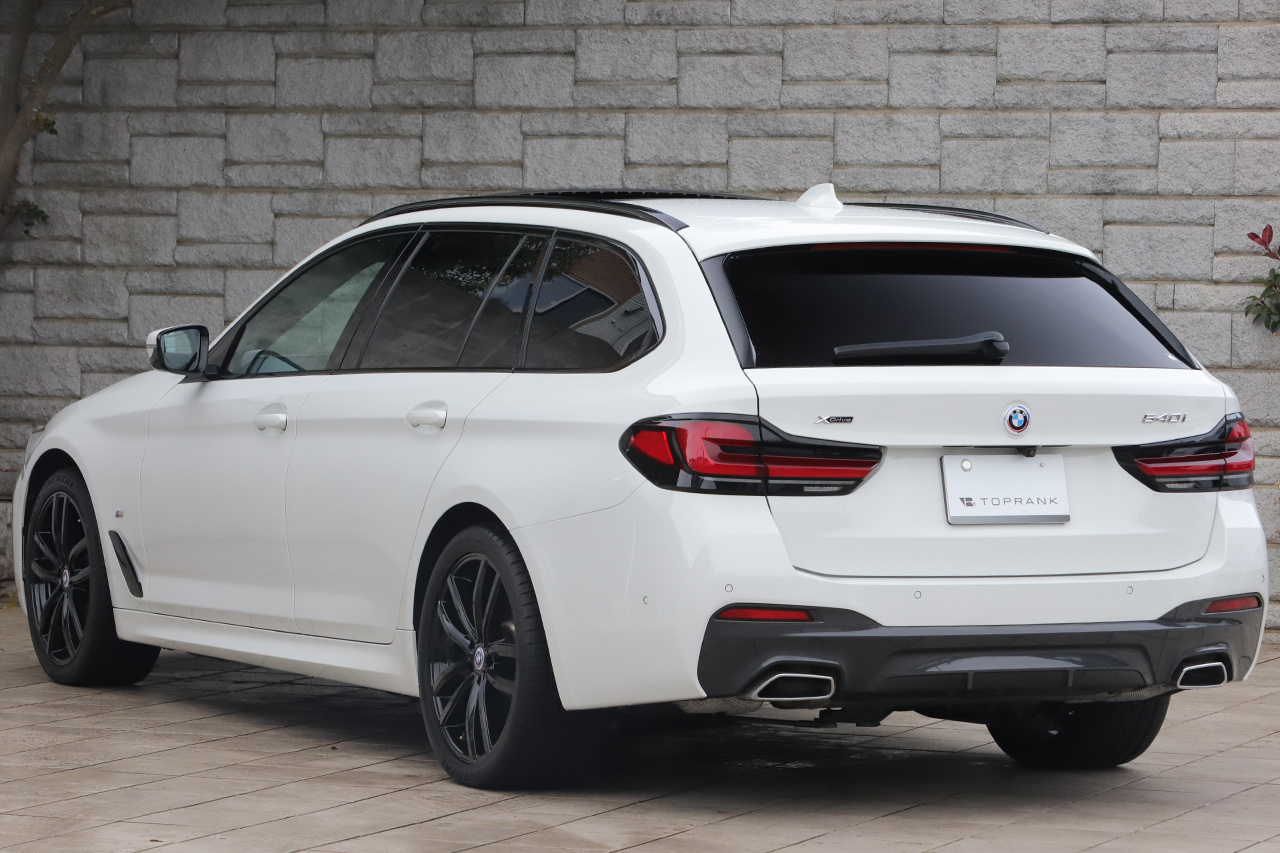 2021 BMW 5 SERIES 