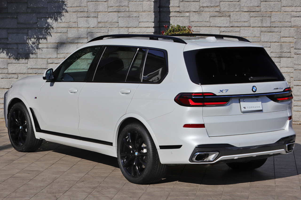 2023 BMW X7 