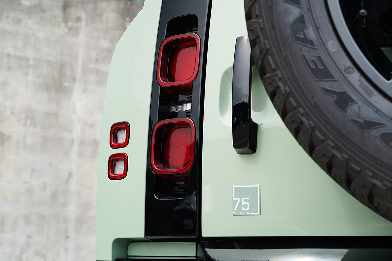 2023 Land Rover DEFENDER 