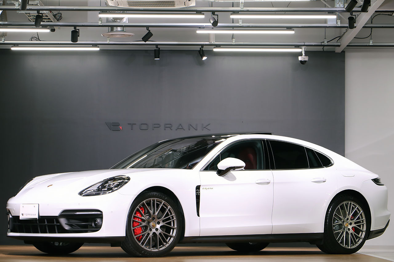 2023 Porsche PANAMERA null