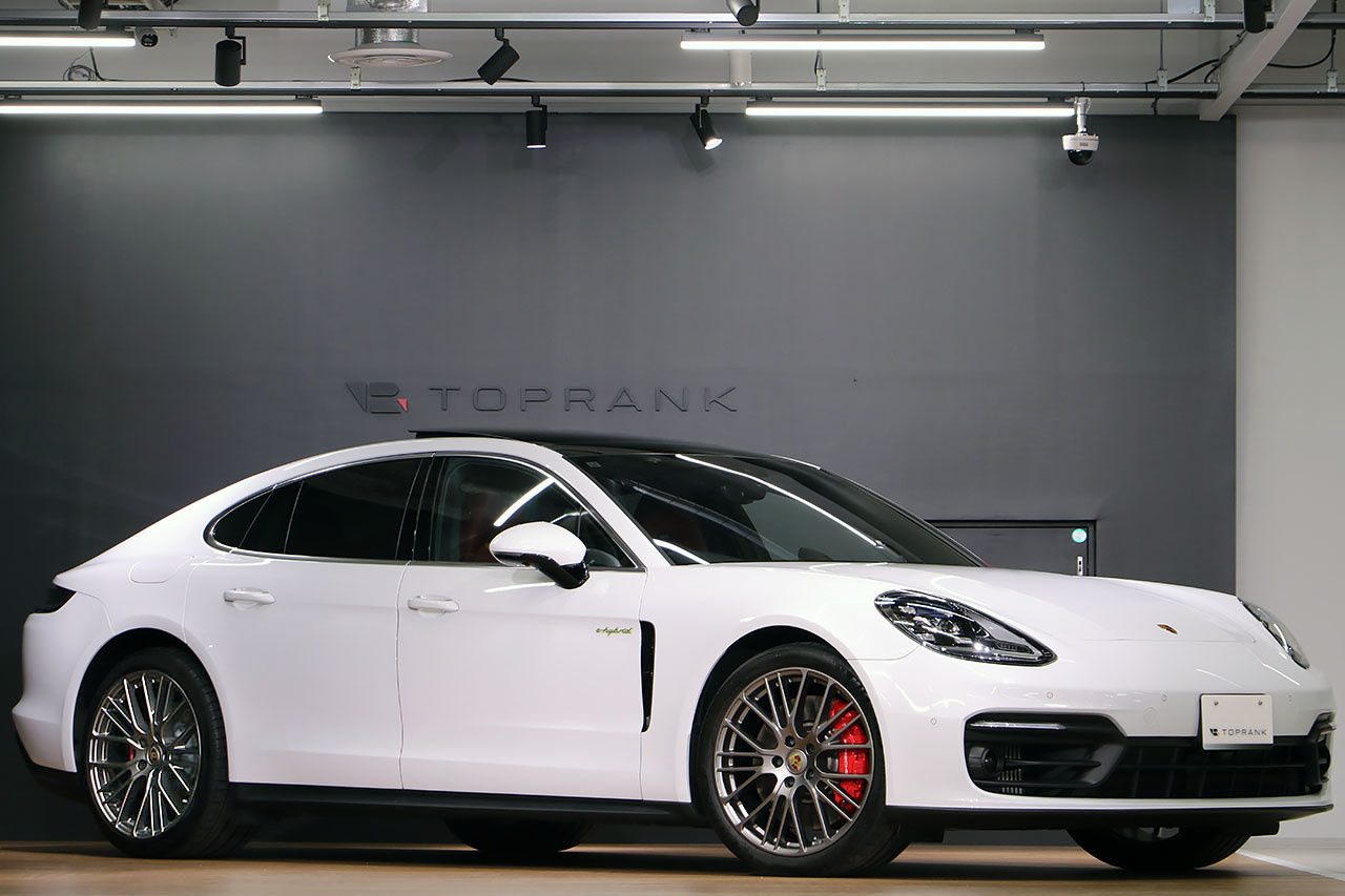 2023 Porsche PANAMERA null