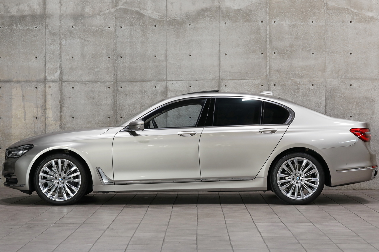 2016 BMW 7 SERIES null