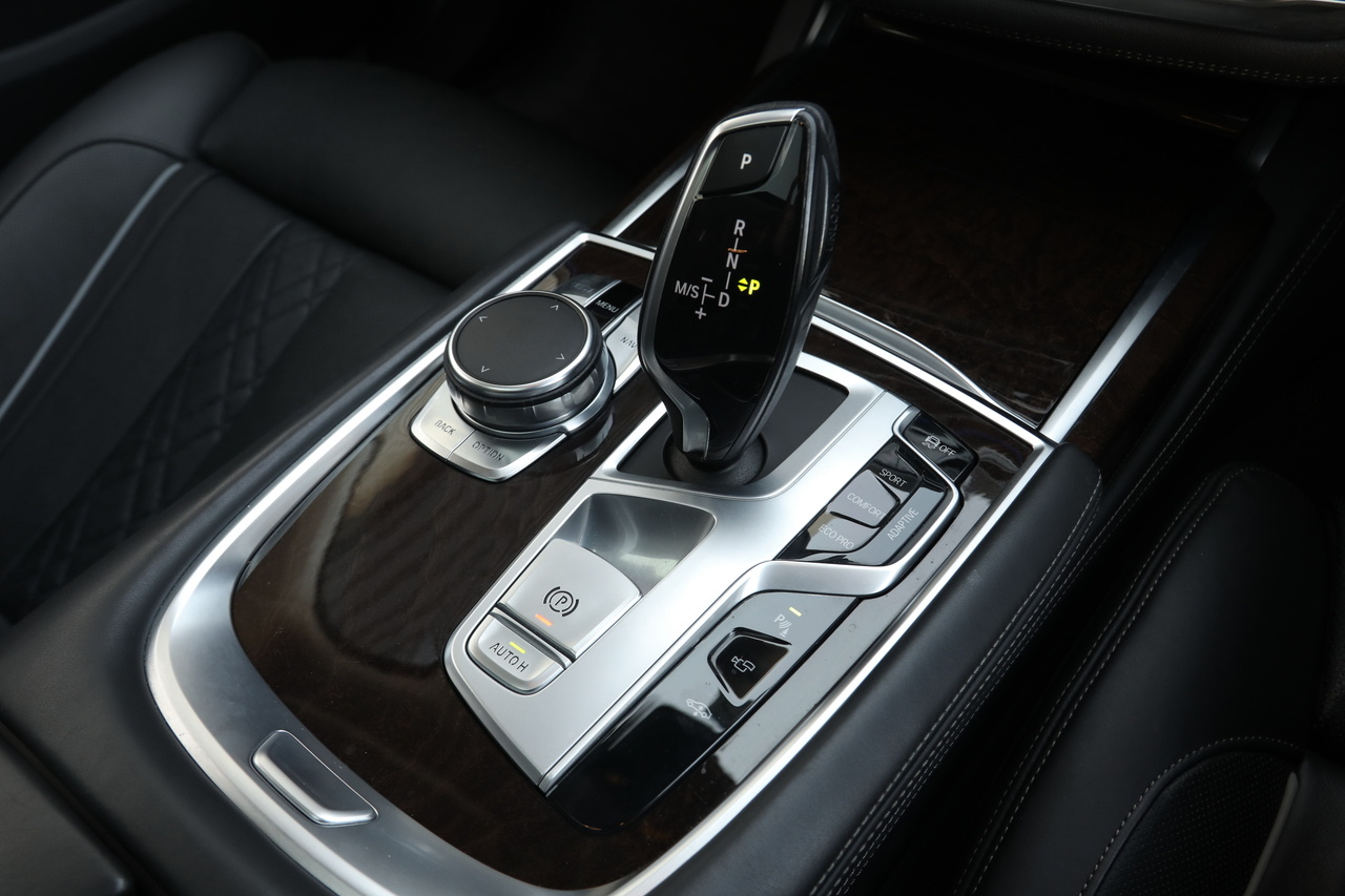 2016 BMW 7 SERIES null