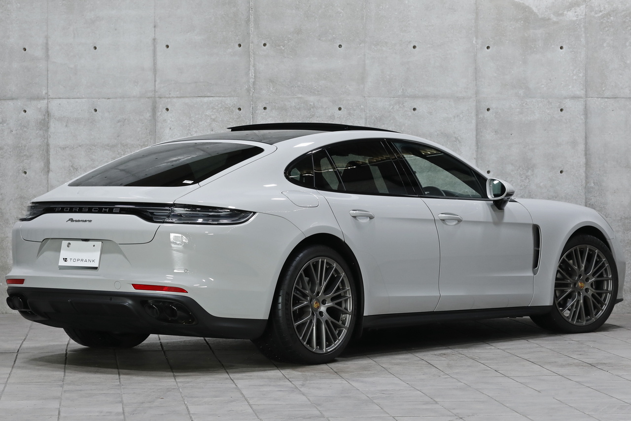 2023 Porsche PANAMERA null